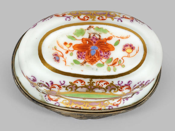Schloss-AhldenMuseale Meissen Tabatiere mit Hoeroldt-Chinoiserien