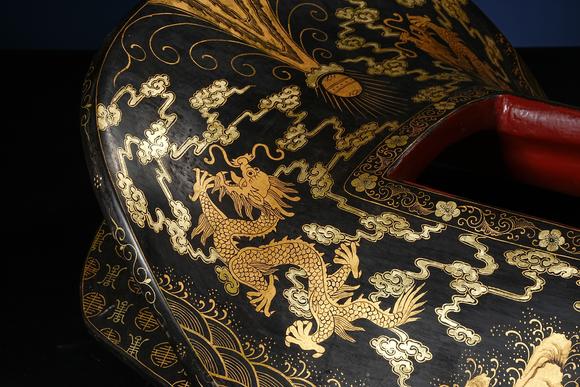 JUBAO HALL AUCTION HOUSE INCQing Dynasty Lacquered Saddle with Sea Wave and Dragon Motifs