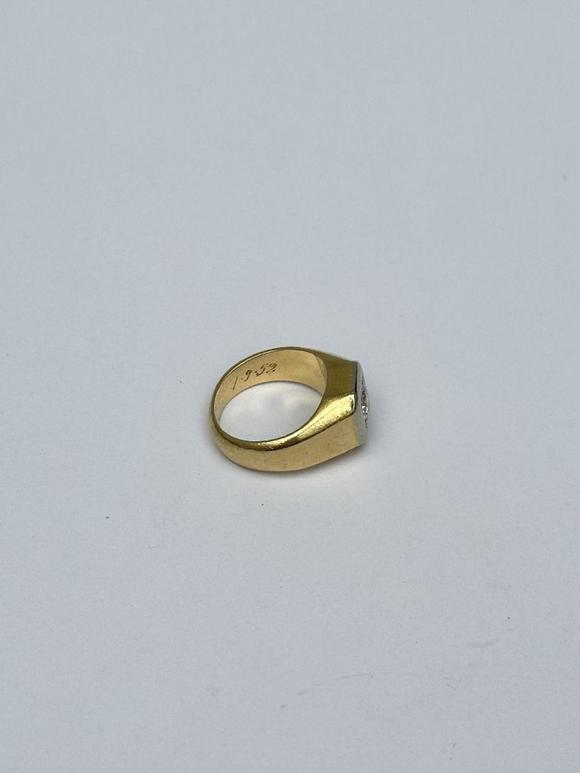 Loeckx AuctioneersMen\'s ring in 18 karat yellow gold with brilliant …