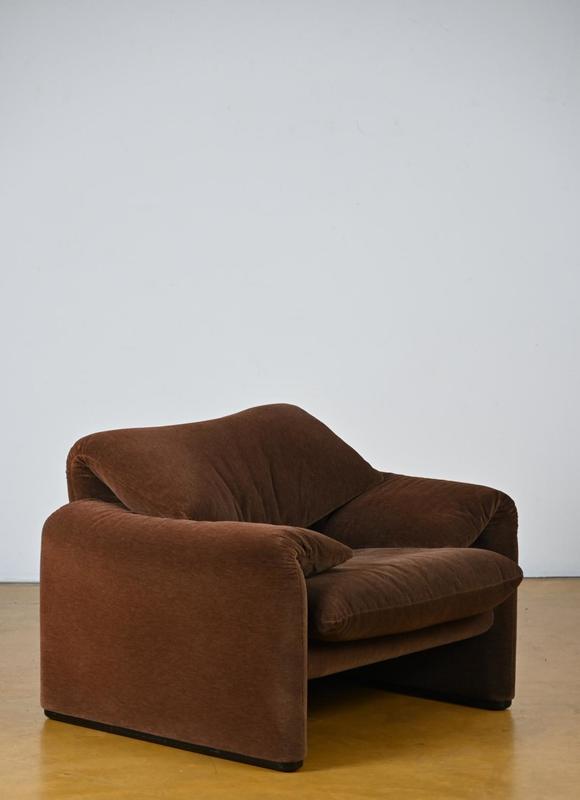 Loeckx AuctioneersVico Magistretti for Cassina: sofa and two armchai…