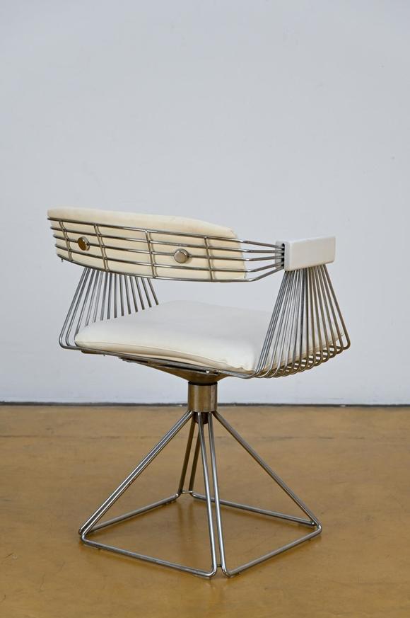 Loeckx AuctioneersRudi Verelst: 4 \'Delta\' chairs in chromed steel (*…