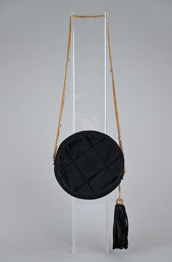 Loeckx AuctioneersEvening bag from Chanel \'circle bag in satin\'…