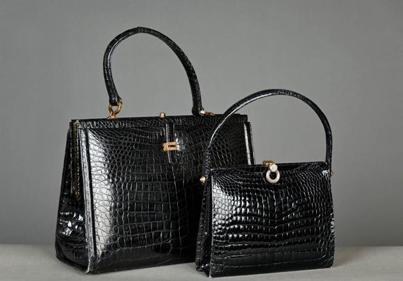 Loeckx AuctioneersEvening bag from Chanel \'circle bag in satin\'…