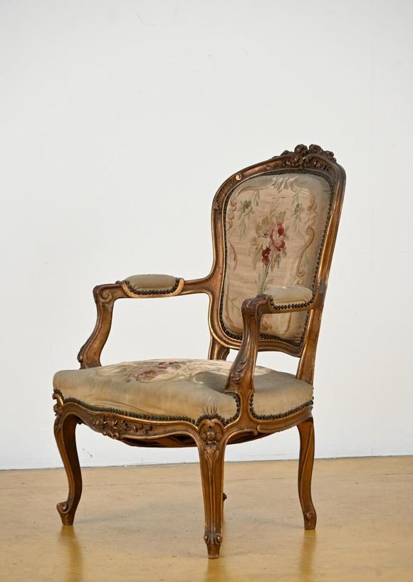 Loeckx AuctioneersLouis XV-style salon with Aubusson Tapestry (*)…