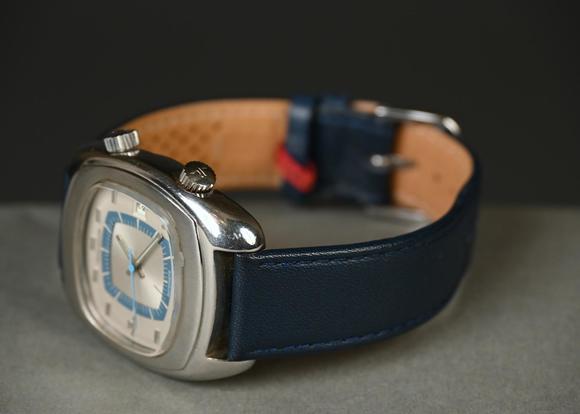 Loeckx AuctioneersJaeger - Le Coultre: memovox watch…