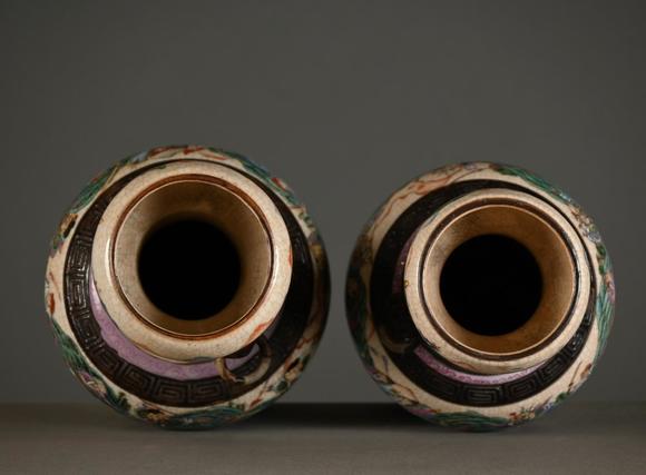 Loeckx AuctioneersAn assembled pair of Nanking famille rose porcelai…