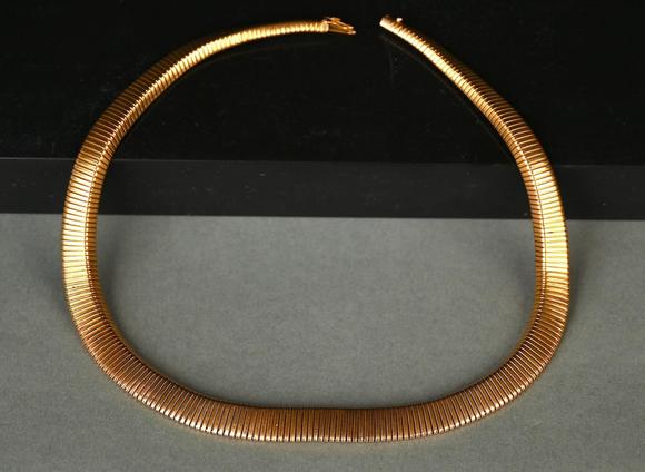 Loeckx Auctioneers\'Rat du Cou\' necklace in 18kt yellow gold…