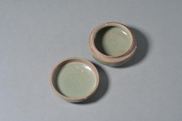 三杉美術(shù)青釉蓋盒