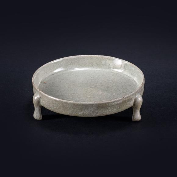 三杉美術(shù)明 青釉三足爐