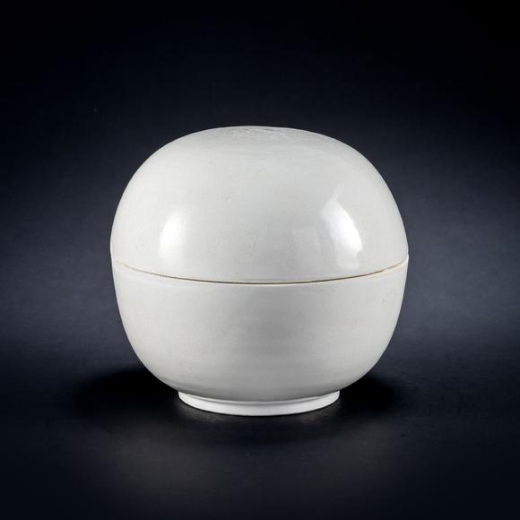 三杉美術(shù)宋 定窯捧盒