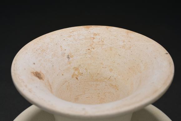 三杉美術(shù)唐 白瓷高足杯