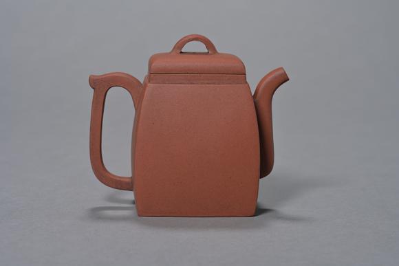 三杉美術(shù)紫砂小方壺
