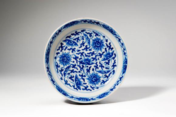 Apollo Art AuctionsKangxi Period, Qing Dynasty, Ca. AD 1661 - 1722. >A finely potted blue and white porcelain dish o