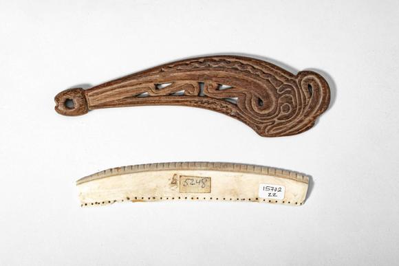 Apollo Art AuctionsCa. 19th century AD. >
A pairing of two objects from the Pacific, each reflecting a different dim