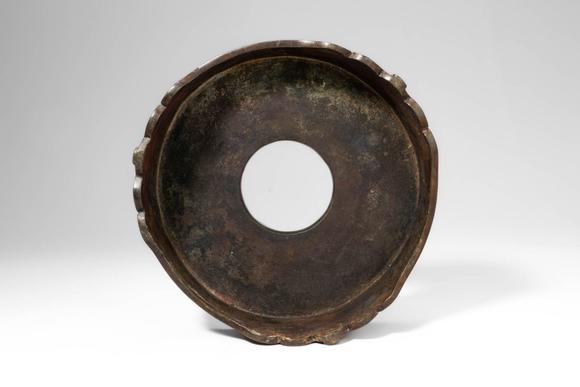 Apollo Art AuctionsQing Dynasty, Ca. AD 1644 - 1912. >
A substantial bronze censer of compressed globular form, risi