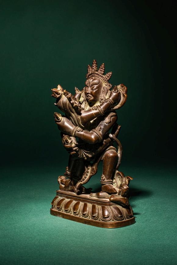 Apollo Art AuctionsQianlong Period, Ca. AD 1736 - 1795. >
A cast Sino-Tibetan bronze group depicting Vajrasattva in