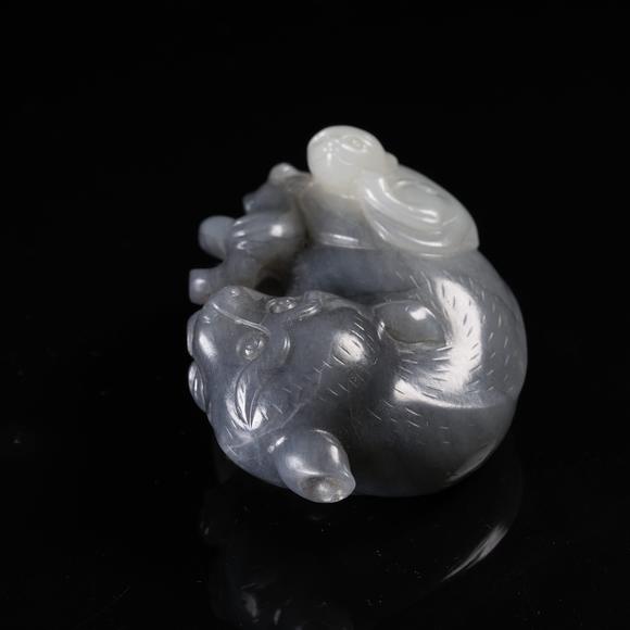 千葉大和和田玉巧雕子母獸手把件