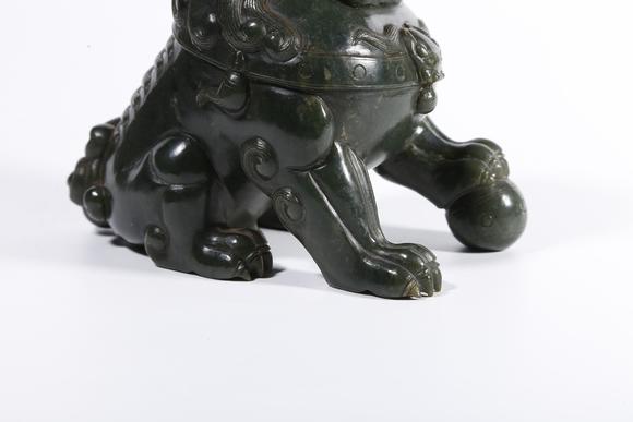 千葉大和和田碧玉雕獅形擺件（一對）
