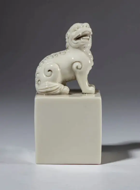 Bertolami Fine ArtPorcelain seal with a lion-shaped handle. China, early 20th century.