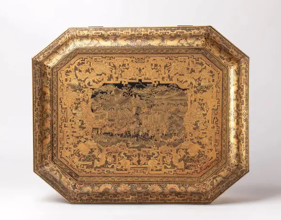 Bertolami Fine ArtA rare octagonal Canton game box in lacquered and gilded wood. China, Qing Dynasty (1644–1912), circa 1860.