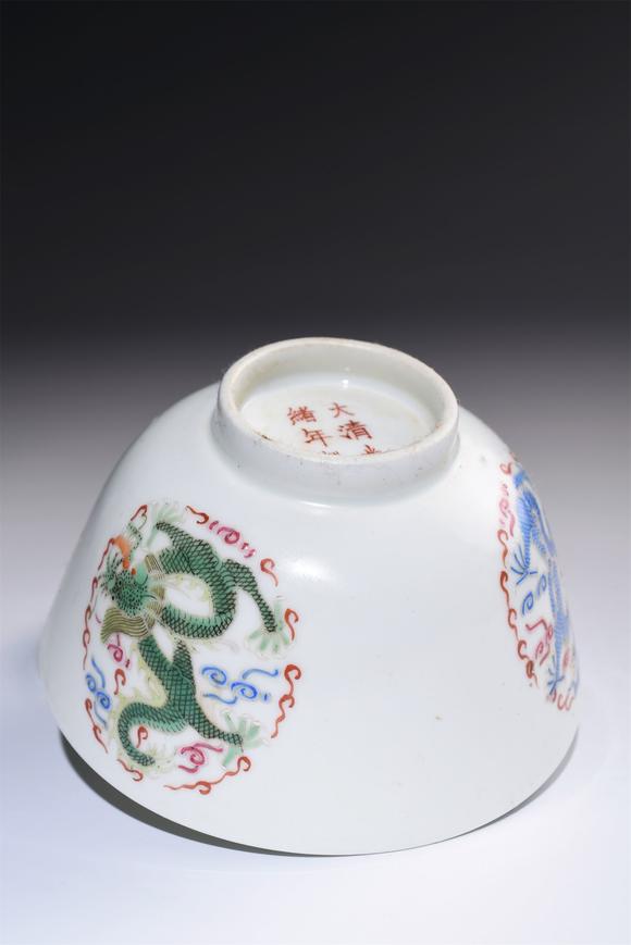 北京寶蘊(yùn)清 團(tuán)龍紋蓋碗