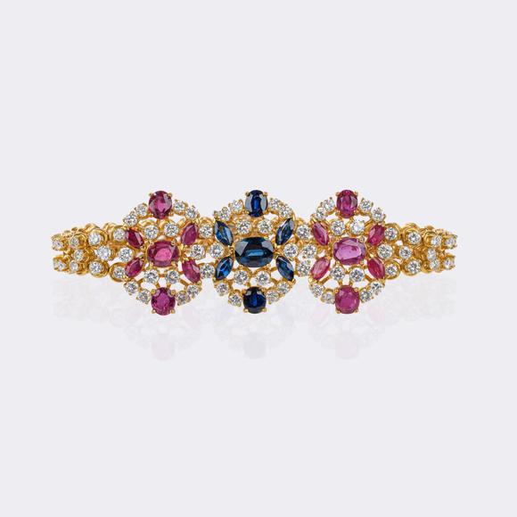 Auktionshaus StahlSplendid Ruby Sapphire and Diamond Parure with Feston Necklace, Bracelet and Pair of Earrings.