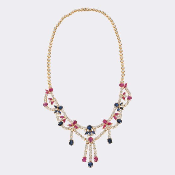 Auktionshaus StahlSplendid Ruby Sapphire and Diamond Parure with Feston Necklace, Bracelet and Pair of Earrings.