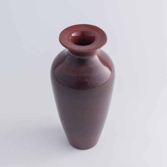 Oakridge Auction Gallery十九世紀 料器瓶  A Chinese glass vase