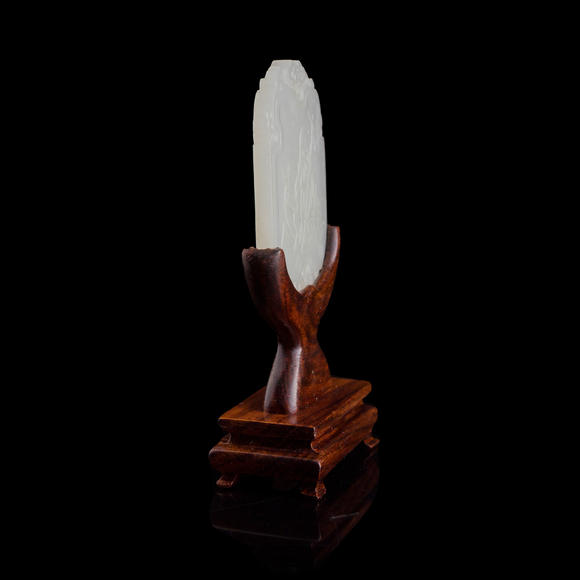 Oakridge Auction Gallery十九世紀(jì)早 白玉雕百樂受天牌（附木座）  A Chinese carved white jade 'happiness' plaque