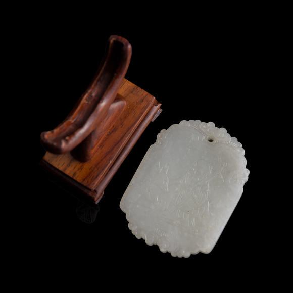 Oakridge Auction Gallery十九世紀(jì)早 白玉雕百樂受天牌（附木座）  A Chinese carved white jade 'happiness' plaque