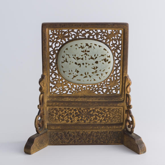 Oakridge Auction Gallery十八世紀(jì)晚 銅鎏金嵌玉瓦硯屏  A Chinese gilt-bronze table screen inlaid with jade plaque