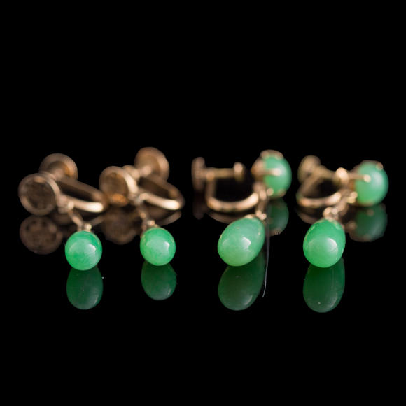 Oakridge Auction Gallery金屬鑲翡翠耳墜兩對(duì)  Two pairs of Chinese jadeite-set metal earrings