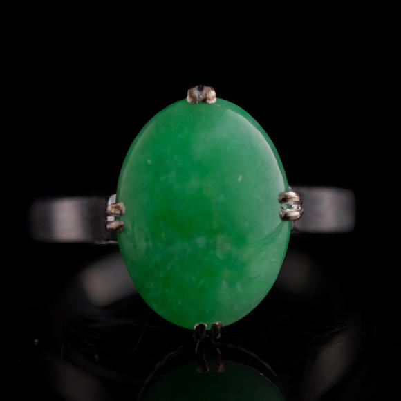 Oakridge Auction Gallery金屬鑲翡翠戒指四隻  Four Chinese jadeite-set white metal rings