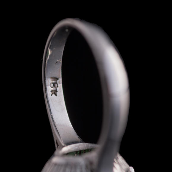Oakridge Auction Gallery金屬鑲翡翠戒指四隻  Four Chinese jadeite-set white metal rings