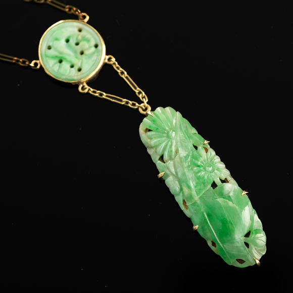 Oakridge Auction Gallery民國(guó) 翡翠項(xiàng)鍊及戒指  A Chinese jadeite necklace and a jadeite-set ring