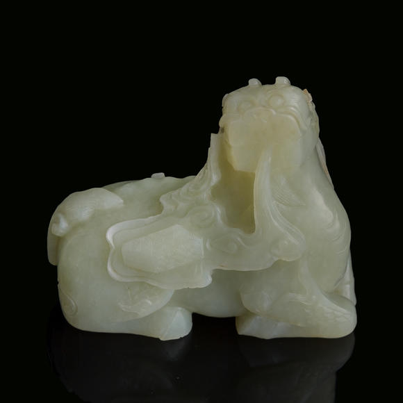 Oakridge Auction Gallery玉貔貅  A Chinese jade carving of Pixiu