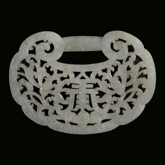 Oakridge Auction Gallery明代 玉透雕福壽紋鎖佩  A Chinese reticulated jade 'fu shou' lock-form plaque