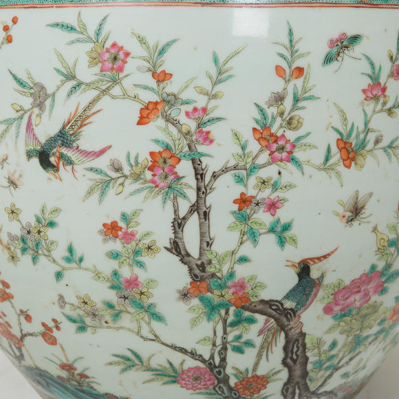 Oakridge Auction Gallery十九世紀 粉彩花鳥大缸  A large Chinese famille rose 'flower and bird' jar