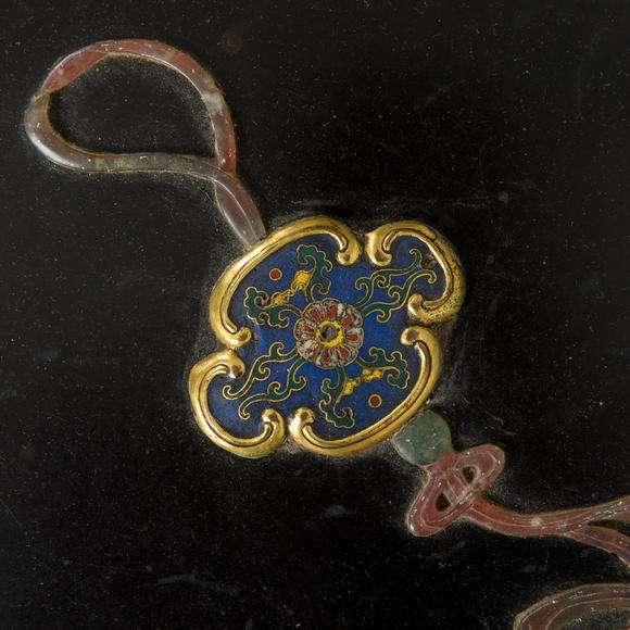 Oakridge Auction Gallery民國(guó)或更早 黑漆彩繪百寶嵌屏  A Chinese lacquered screen with inlaid stones