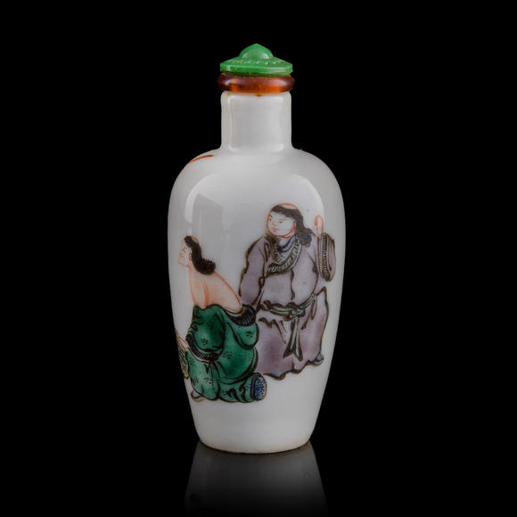 Oakridge Auction Gallery十九世紀(jì) 五彩和合二仙鼻煙壺及釉裡紅鍾馗鼻煙壺  A Chinese wucai snuff bottle and an underglaze red snuff bottle