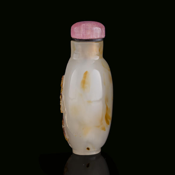 Oakridge Auction Gallery十八世紀(jì)晚 瑪瑙巧雕牧牛圖鼻煙壺  A Chinese carved agate 'ox-herding' snuff bottle