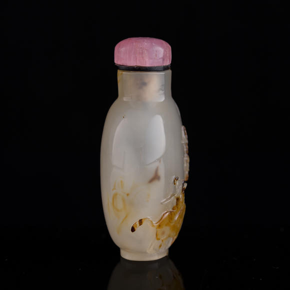 Oakridge Auction Gallery十八世紀(jì)晚 瑪瑙巧雕牧牛圖鼻煙壺  A Chinese carved agate 'ox-herding' snuff bottle