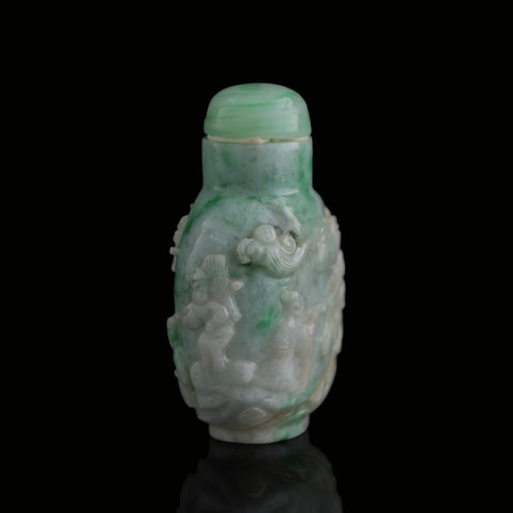 Oakridge Auction Gallery十九世紀(jì) 翡翠雕松下高仕鼻煙壺  A Chinese jadeite 'scholar beneath pine tree' snuff bottle