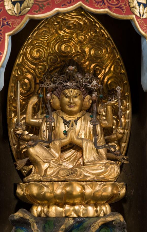 Galerie ZackeYAMAMOTO MOSUKE: A HIGHLY IMPORTANT COMPLETE SET OF 33 ‘THE SAIGOKU KANNON PILGRIMAGE ‘GOLD LACQUER ZUSHI (PORTABLE BUDDHIST SHRINES), DATED 1854