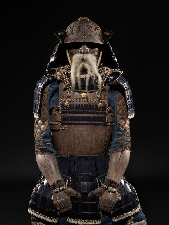 Galerie ZackeMYOCHIN: AN OKEGAWA NIMAI-DO GUSOKU (TWO-PIECE CUIRASS ARMOR) AND SUJIBACHI KABUTO, WITH NKBKHK TOKUBETSU KICHO (ESPECIALLY IMPORTANT) SHIRYO CERTIFICATE