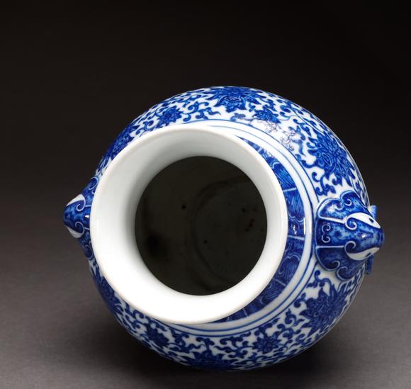 吉本株式會(huì)社清代 青花花卉紋瓶