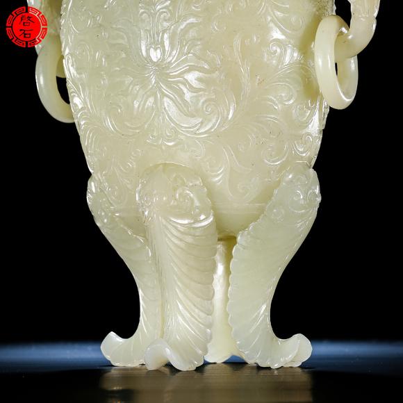 北京啟石清中期 寶相花紋雙耳活環(huán)四足賞瓶