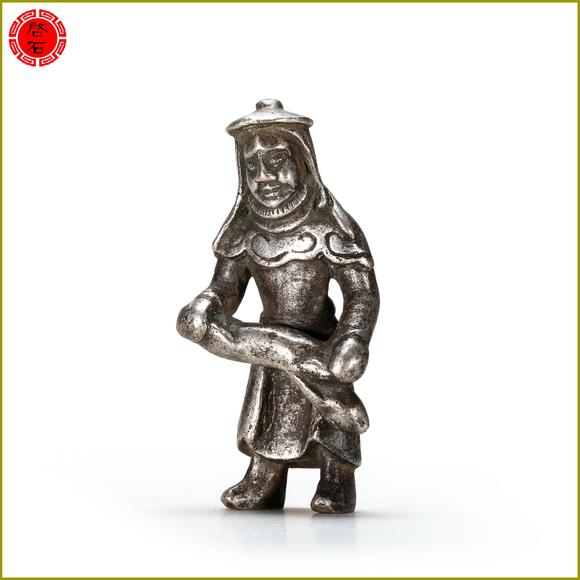 北京啟石明 銀質(zhì)狩獵人物像