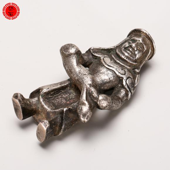 北京啟石明 銀質(zhì)狩獵人物像