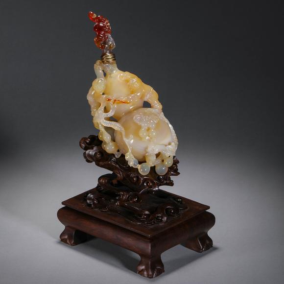吉本株式會(huì)社清代，瑪瑙花卉鼻煙壺